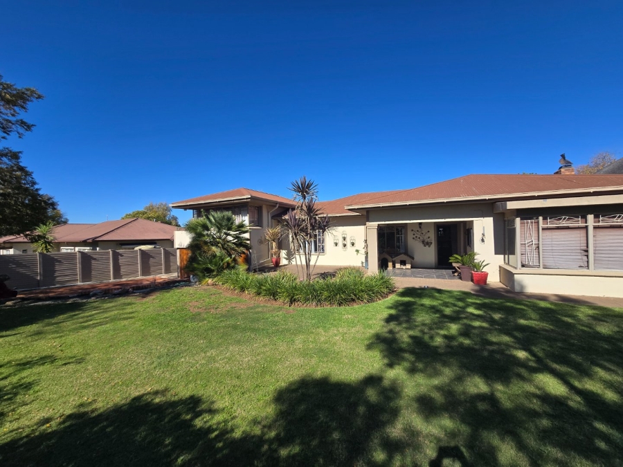 5 Bedroom Property for Sale in Dan Pienaar Free State